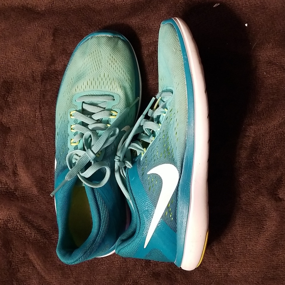 Ombre Size 6.5 Women's Nikes: TYB1B